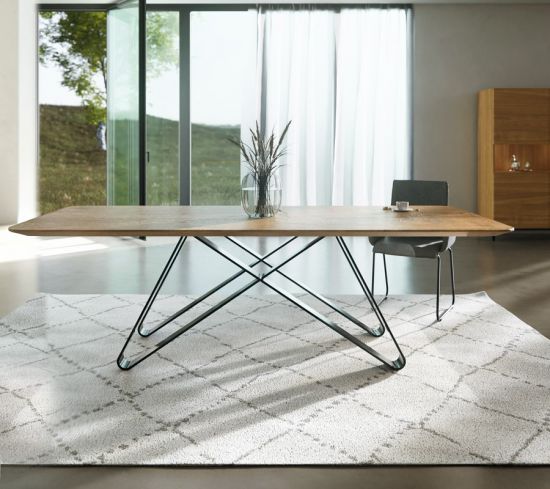 Esstisch mit Massivholzplatte und Metallgestell Dehli 