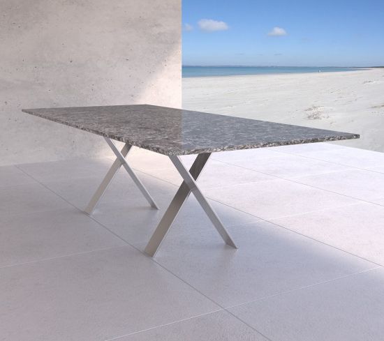 Terrassentisch mit X-Gestell aus Stahl oder Edelstahl