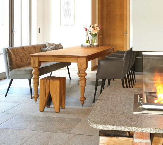 Vintage Esstisch aus Massivholz mit gedrechselten Beinen Ruhland 