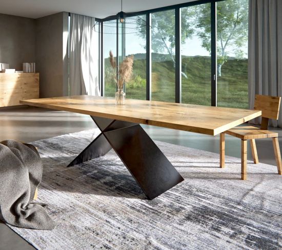 Esstisch nach Maß aus Massivholz mit X-Gestell Lillehammer 