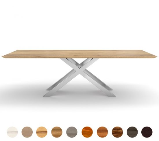 Klassischer Esstisch Homel mit Massivholzplatte und Gestell aus Metall nach Maß gefertigt